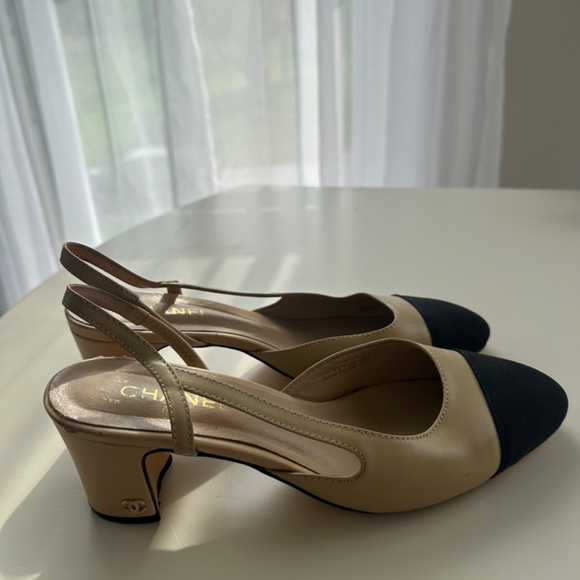 Classic Chanel Slingbacks - Picture 4 of 4